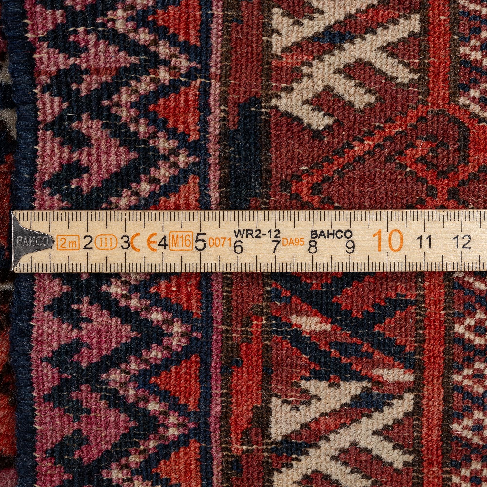 Huvudmatta Tekke Turkmen antik ca 328x232 cm.