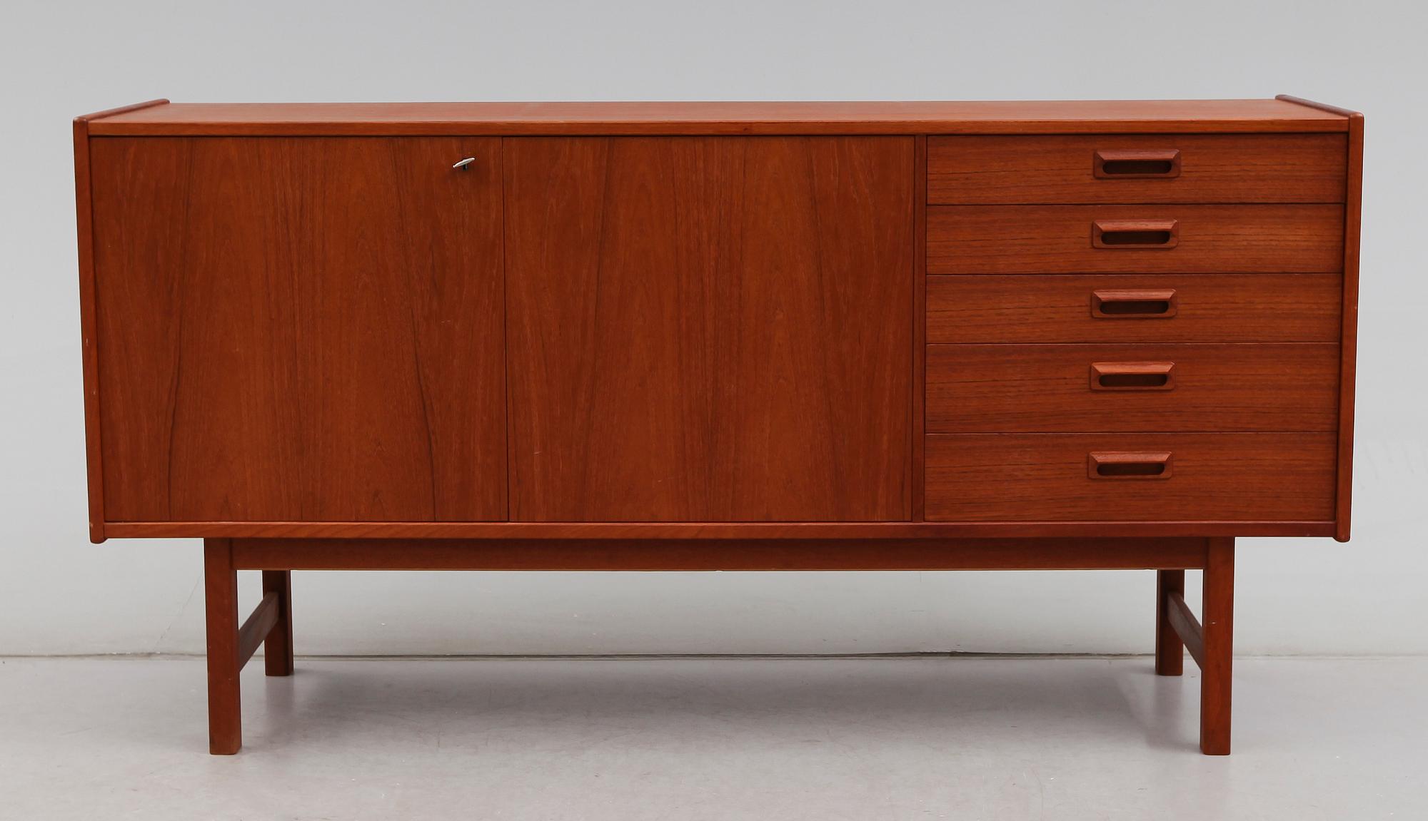 SIDEBOARD, 1900-talets andra hälft.