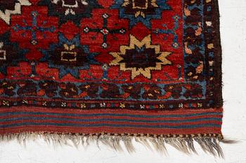 Matta, antik, sannolikt Turkmenistan, ca 113 x 93 cm.