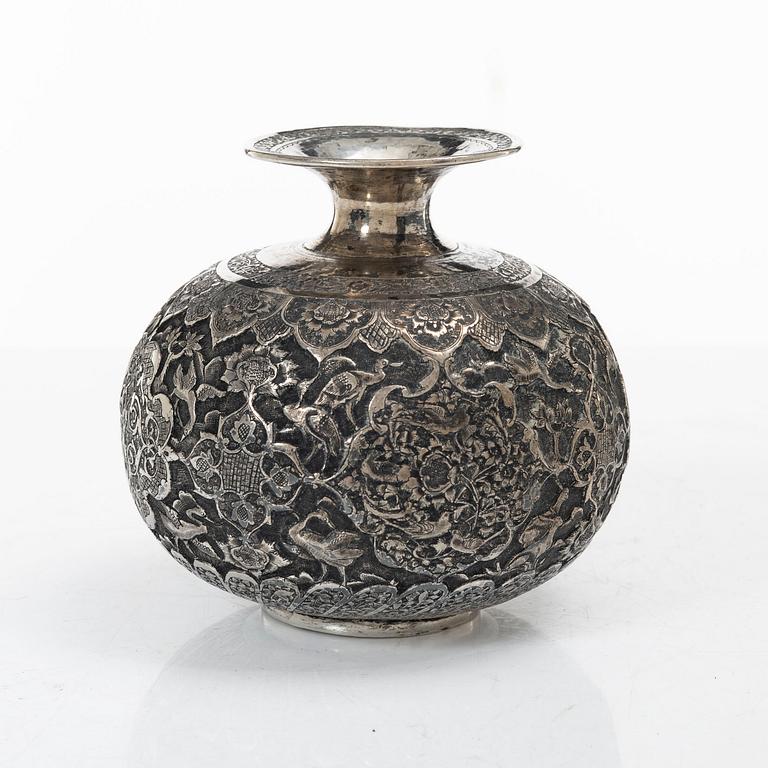 Vas, silver, Persien (Iran), sen Qajardynasti / tidigt 1900-tal.