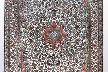 A carpet, Kashmir silke 307 x 220 cm.