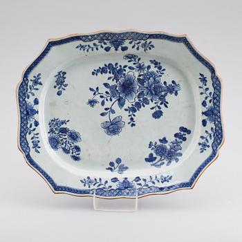 STEKFAT, porslin, Kina, Qianlong 1736-1795.