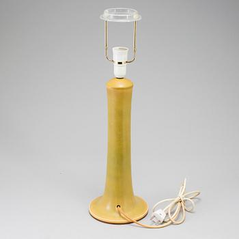 A steone wear table light i yellow hares fur gaze signed by Berndt Friberg for Gustavsberg.
