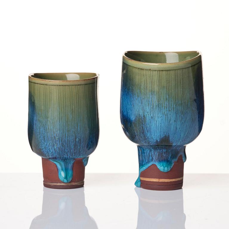 Wilhelm Kåge, a set of three Farsta stoneware footed bowls, Gustavsberg Studio 1950s.