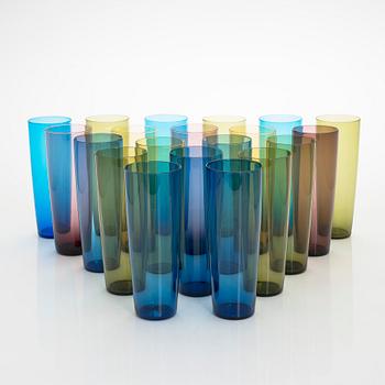 Tapio Wirkkala, juomalaseja/mehulaseja, 20 kpl, malli 2204, Iittala. Tuotannossa 1956-1969.