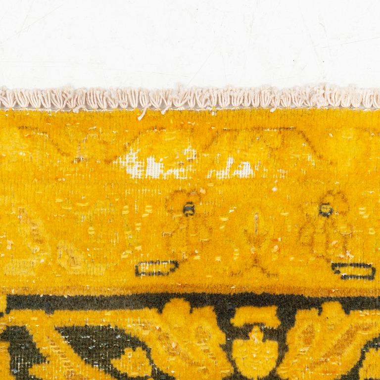 A Kirman carpet of 'vintage' design, c 382 x 293 cm.