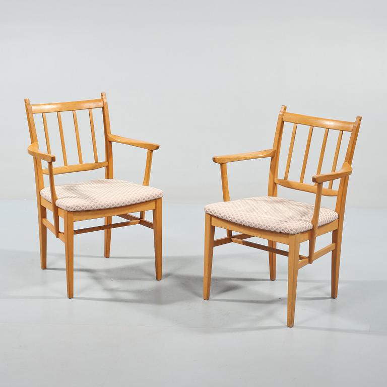 KARMSTOLAR, ett par, "Solna", Carl Malmsten, Waggeryds Möberfabrik, 1900-talets andra hälft.