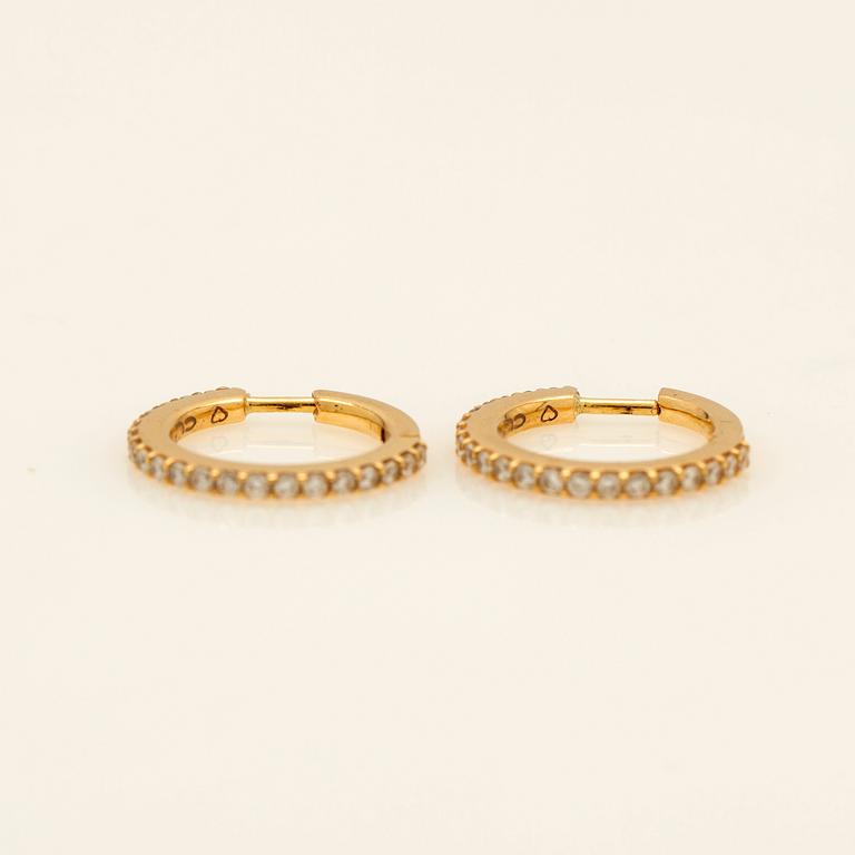 Ole Lynggaard, örhängen, ett par, 18K guld med diamanter.