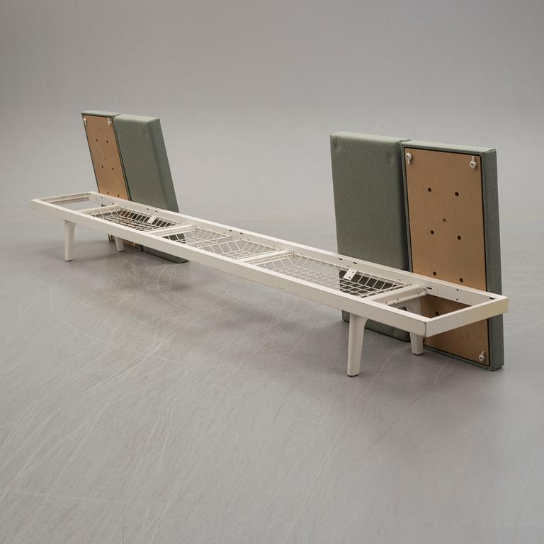 WERNER AISSLINGER, bänk, "Level 34", för Vitra, formgivet 2004.