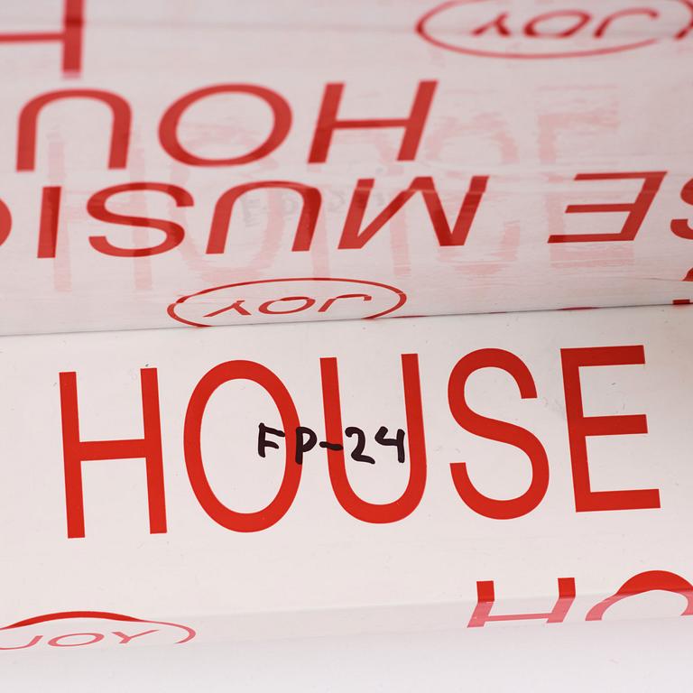 Fredrik Paulsen, a unique chair, "Chair One, Knuckles Chuckles", JOY, 2024.