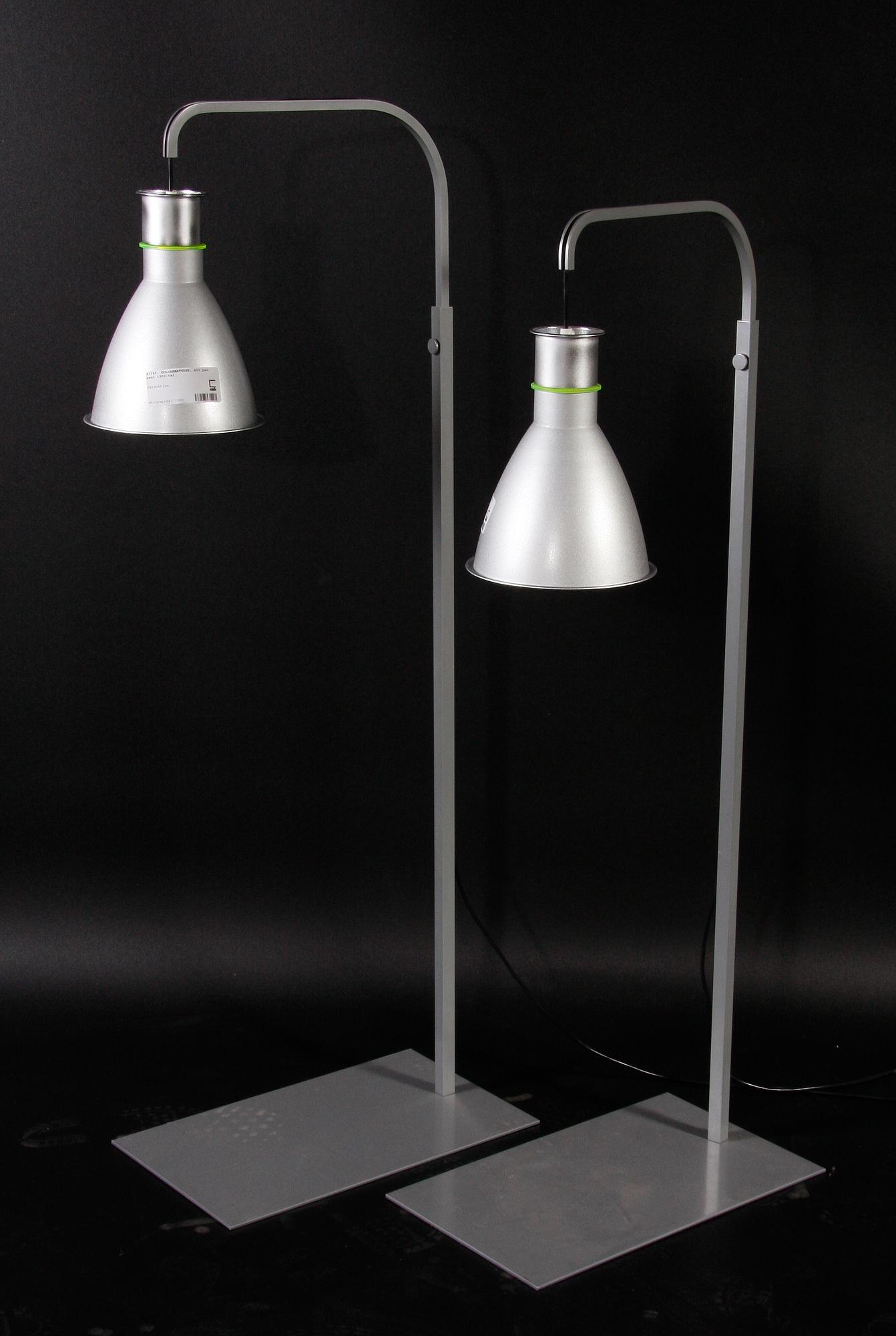 GOLVARMATURER, ett par, sent 1900-tal. QE design.