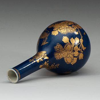 A powder blue and gold vase, Qing dynasty.