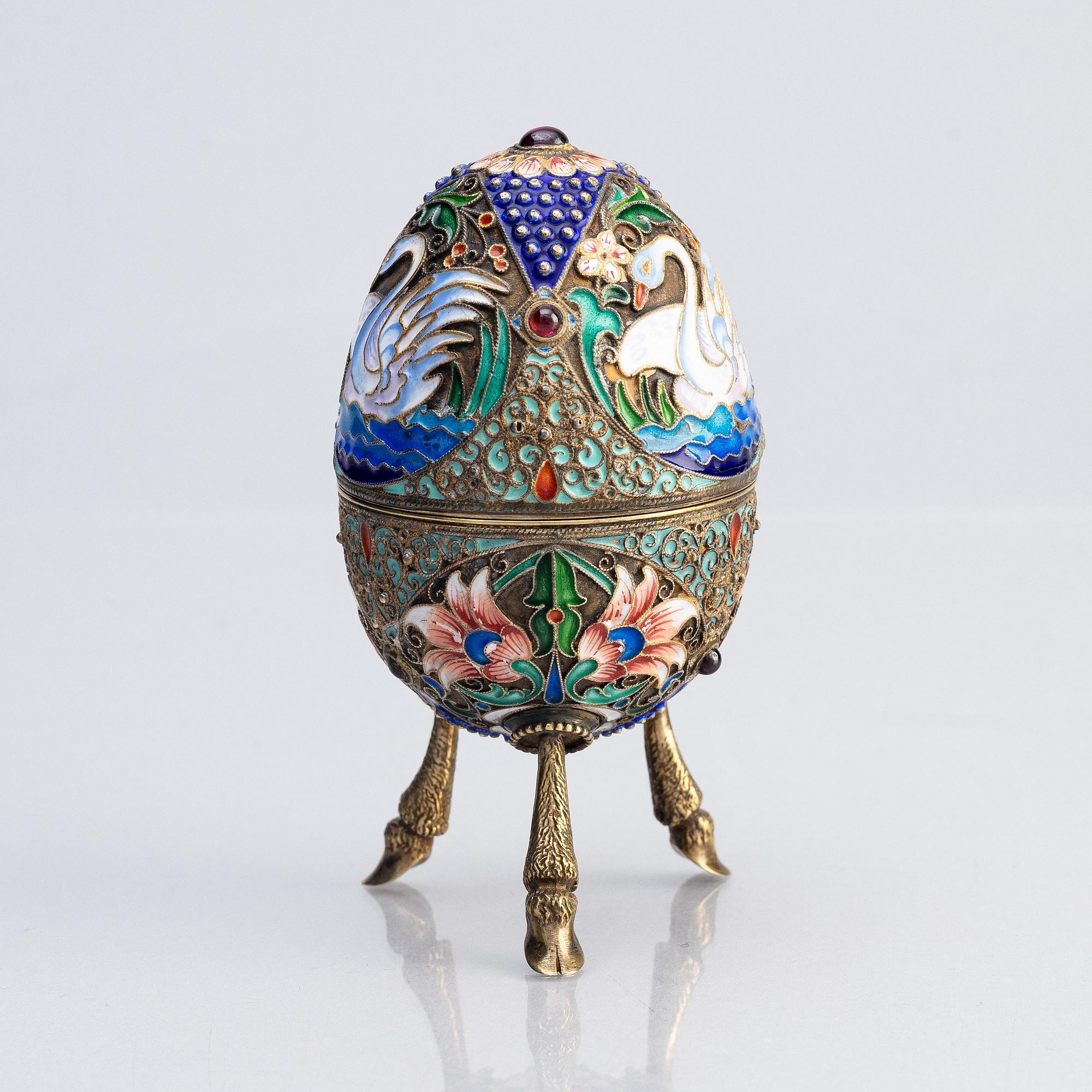 Gustav Klingert, ägg, förgyllt silver och emalj, Moskva 1908-1917.