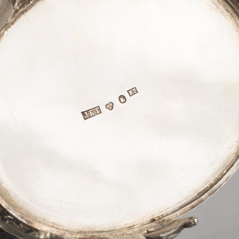 A Swedish silver Gustavian style coffee service, mark of JE Torsk, Stockholm 1908.