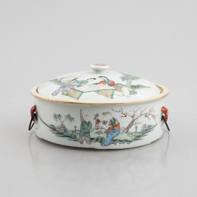 Karott med lock, porslin, Kina, sen Qing dynasti, 1800/1900-tal.