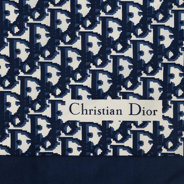 Christian Dior, scarf.