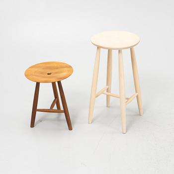 A birch bar stool and an oak stool, Norrgavel.