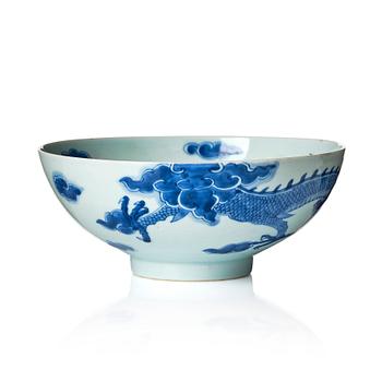 A blue and white four clawed  dragon bowl, Qing dynasty, 18th Century.