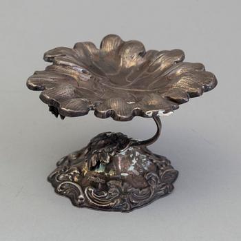 TESPINDEL & NÅLFAT, silver, bl a Gustaf Möllenborg, Stockholm, 1860.