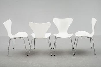 STOLAR, 4 st, "Sjuan", Arne Jacobsen för Fritz Hansen.