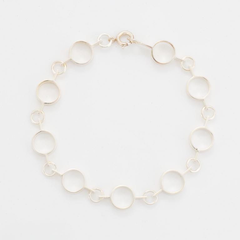A Jorma Laine bracelet in silver.