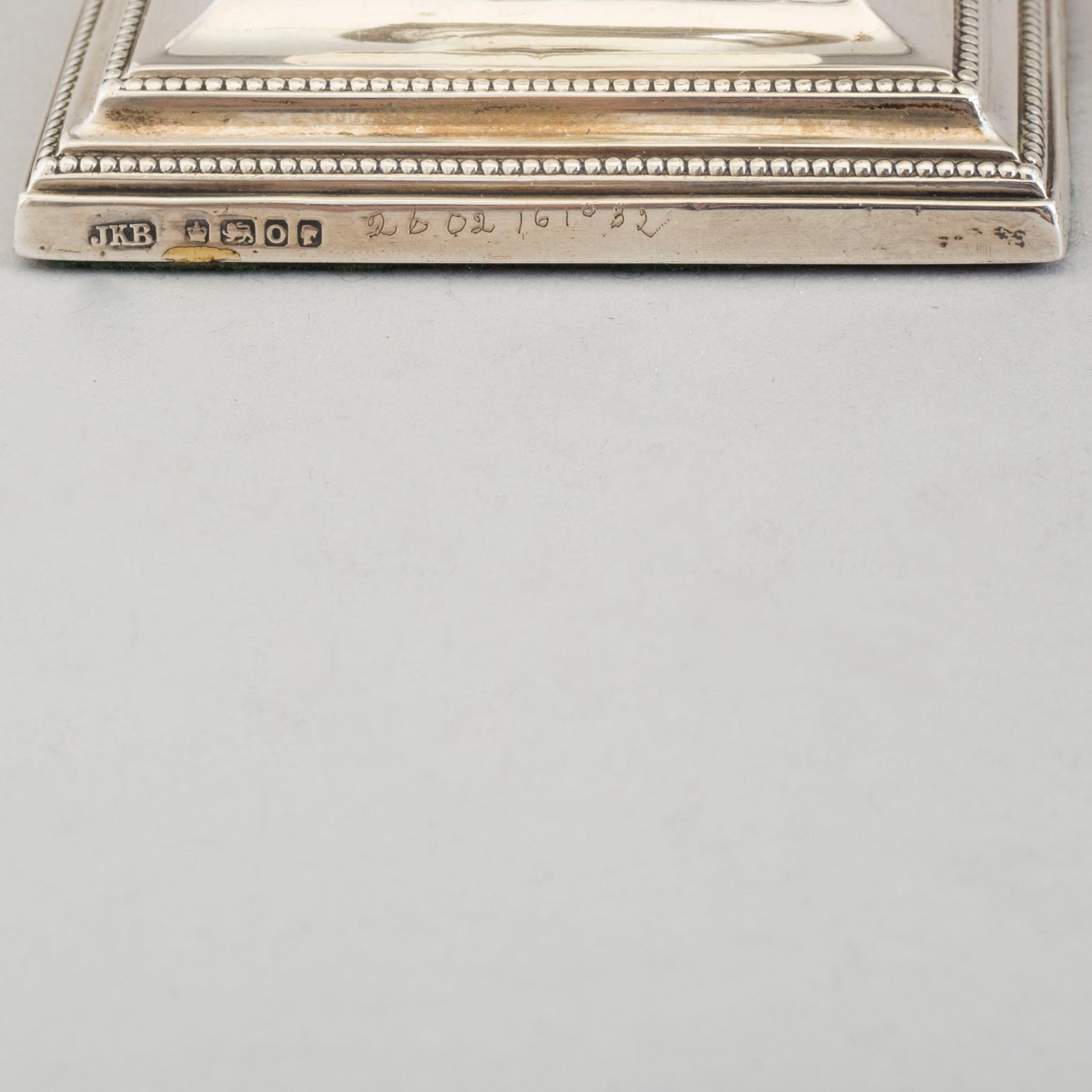 JAMES KABBERLING BEMBRIDGE, a pair of silver candlesticks from Sheffield, England, 1881.