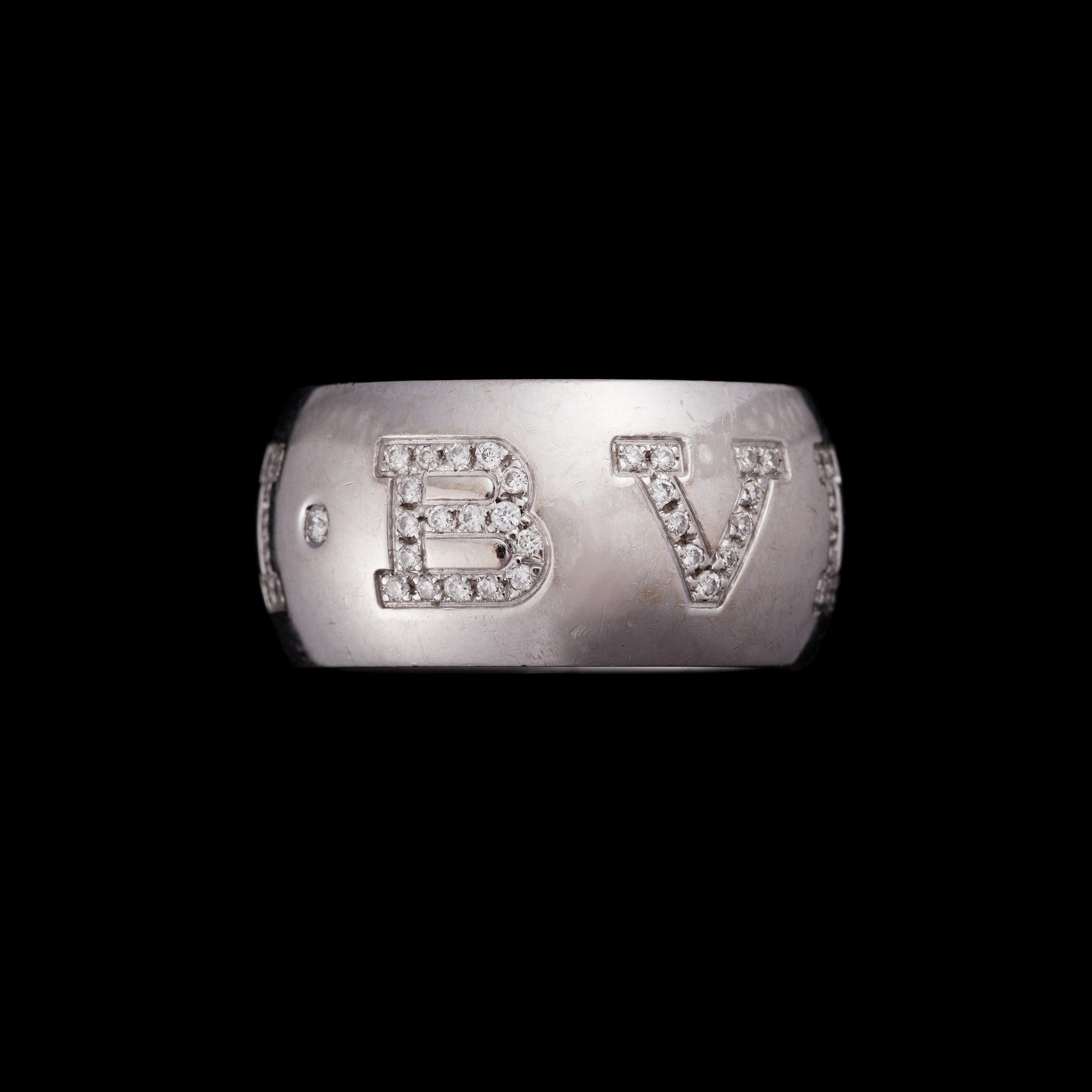 SORMUS, 18K valkokultaa. Bvlgari Monologo, Italia. Paino n. 12,9 g.