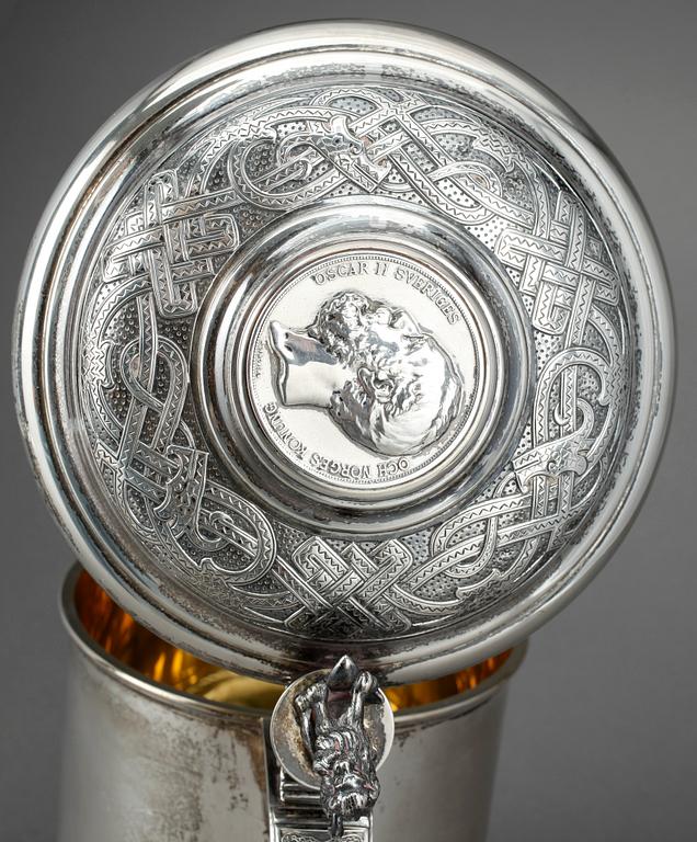 DRYCKESKANNA, silver, CG Hallberg, Stockholm 1902. Vikt ca 1510 gram.