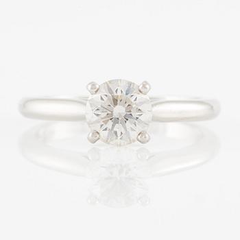A Cartier ring in platinum with a round brilliant-cut diamond 0.91 ct according to the engraving.