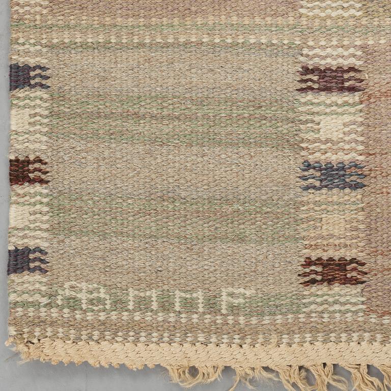 Barbro Nilsson, A carpet, "Falurutan grå", flat weave, ca 249,5 x 188 cm, signed AB MMF BN.