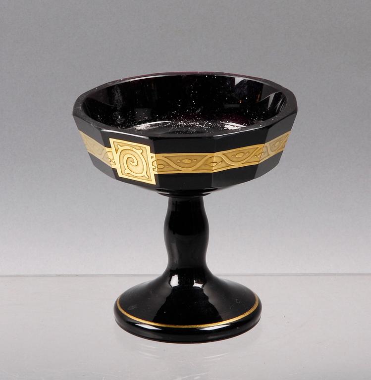 SKÅL PÅ FOT, glas, Böhmen, 1900-talets första hälft.