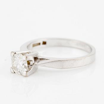 Ring in 18K white gold with a brilliant-cut diamond of 0.61 ct according to the engraving.