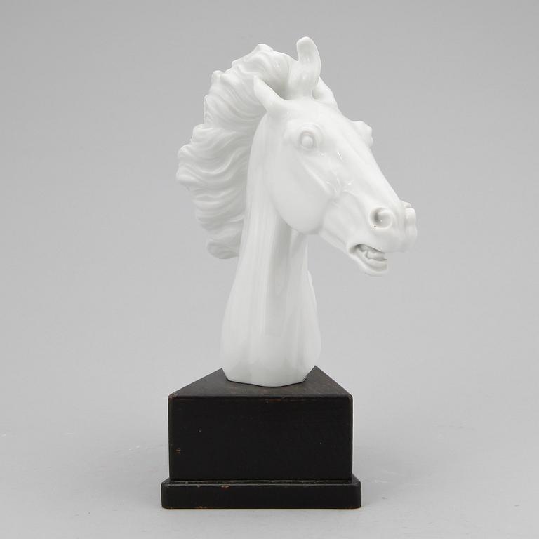 FIGURIN, porslin, Erich Oehme, Meissen 1949.