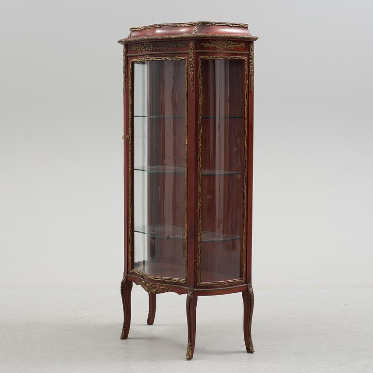 A Louis XV style cabinet, first half of the 20th century.