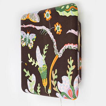 Firma Svenskt Tenn, David Taylor, an 'F-Air' wall lamp.