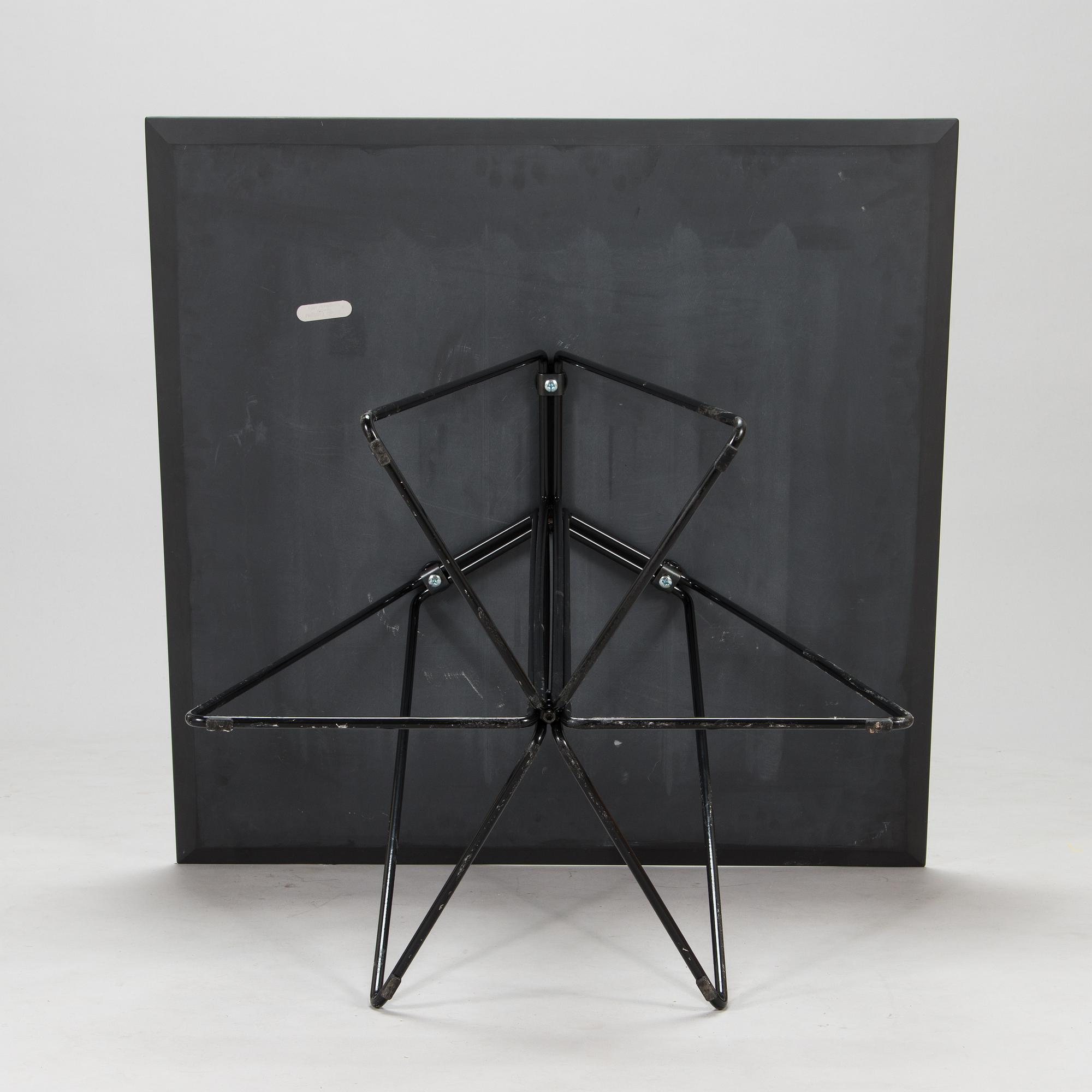 Lella och Massimo Vignelli, bord, "Paperclip", Knoll 1994.