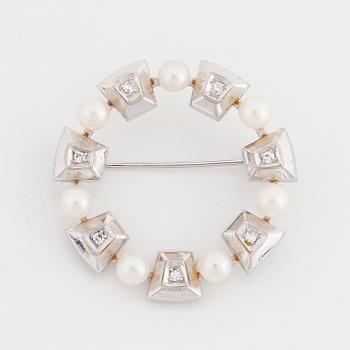 Pearl and eight cut diamond brooch.