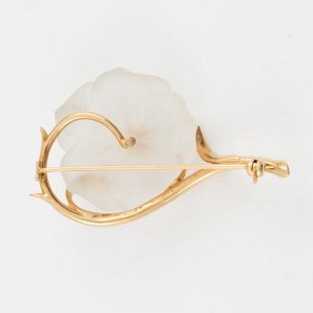 Brooch and earrings, floral, 18K gold with carved rock crystal and rose-cut diamonds.