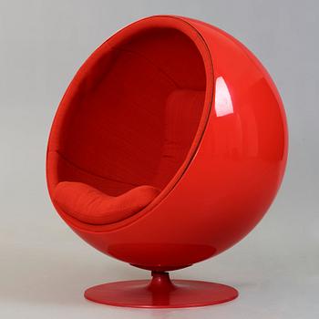 Eero Aarnio, a 'Ball chair', Asko, Finland ca 1971.