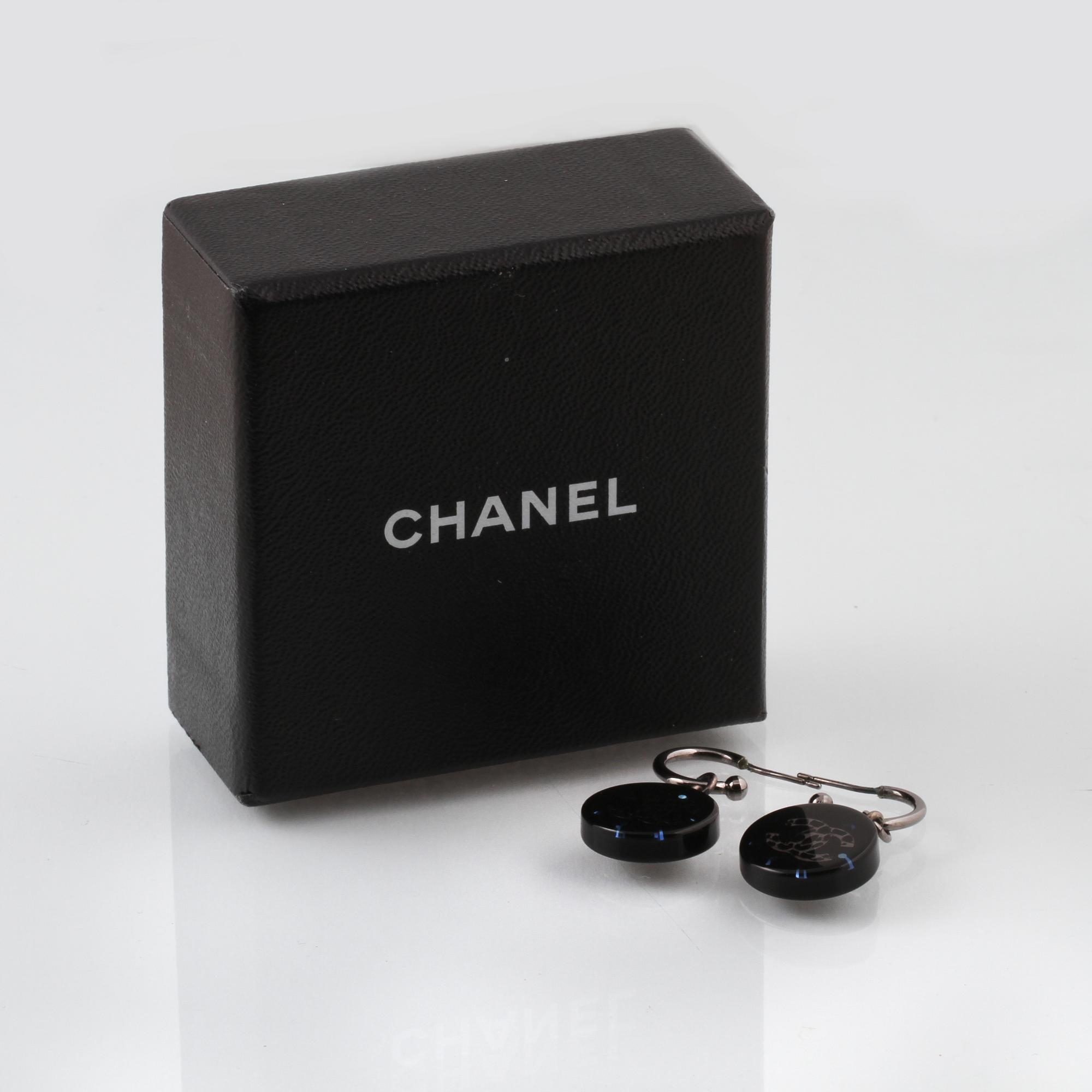 ÖRHÄNGEN, Chanel.