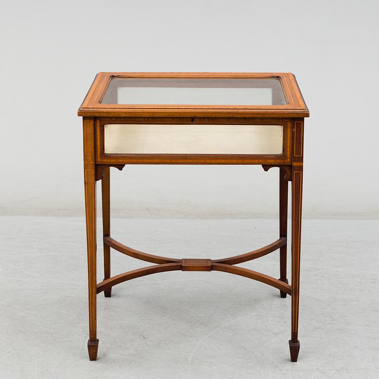 An early 20th century display table.