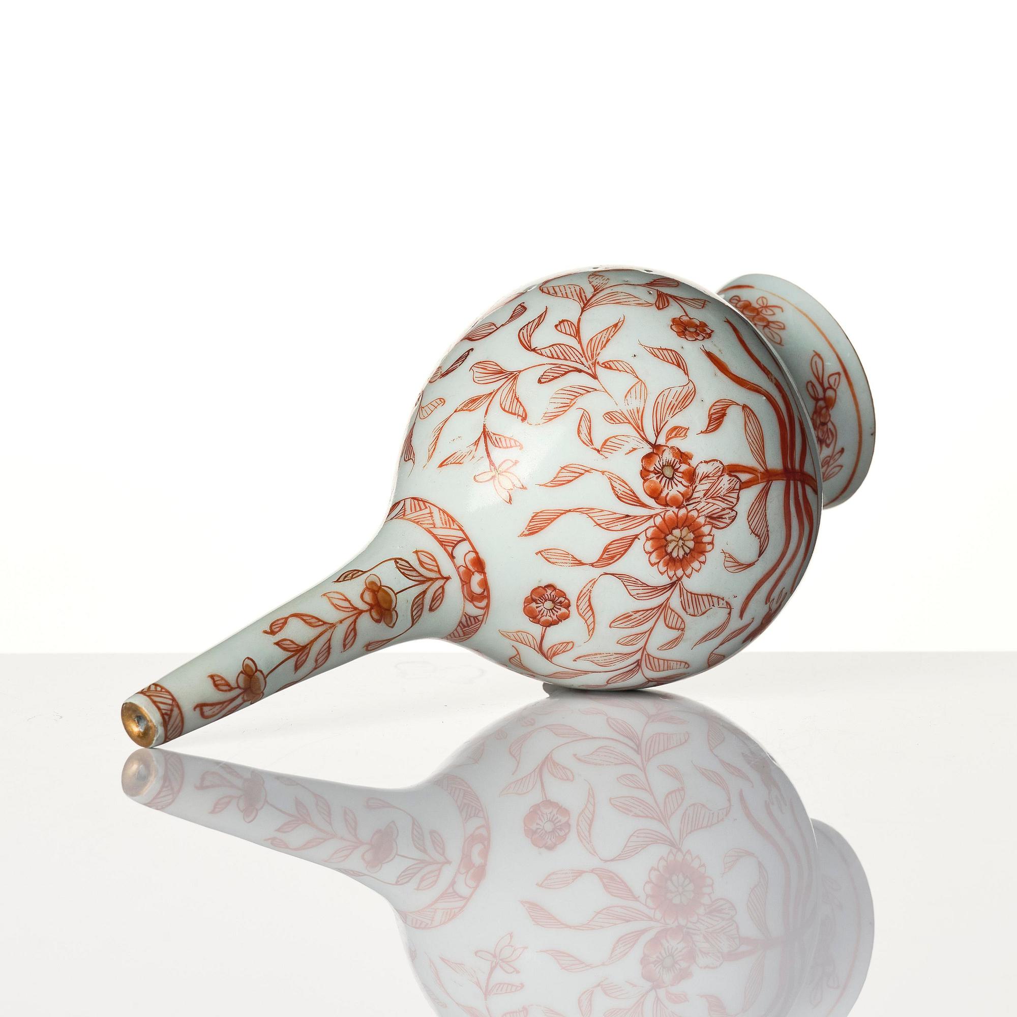 A set of three iron-red decorated water droppers, Qing dynasty, Kangxi (1662-1722).