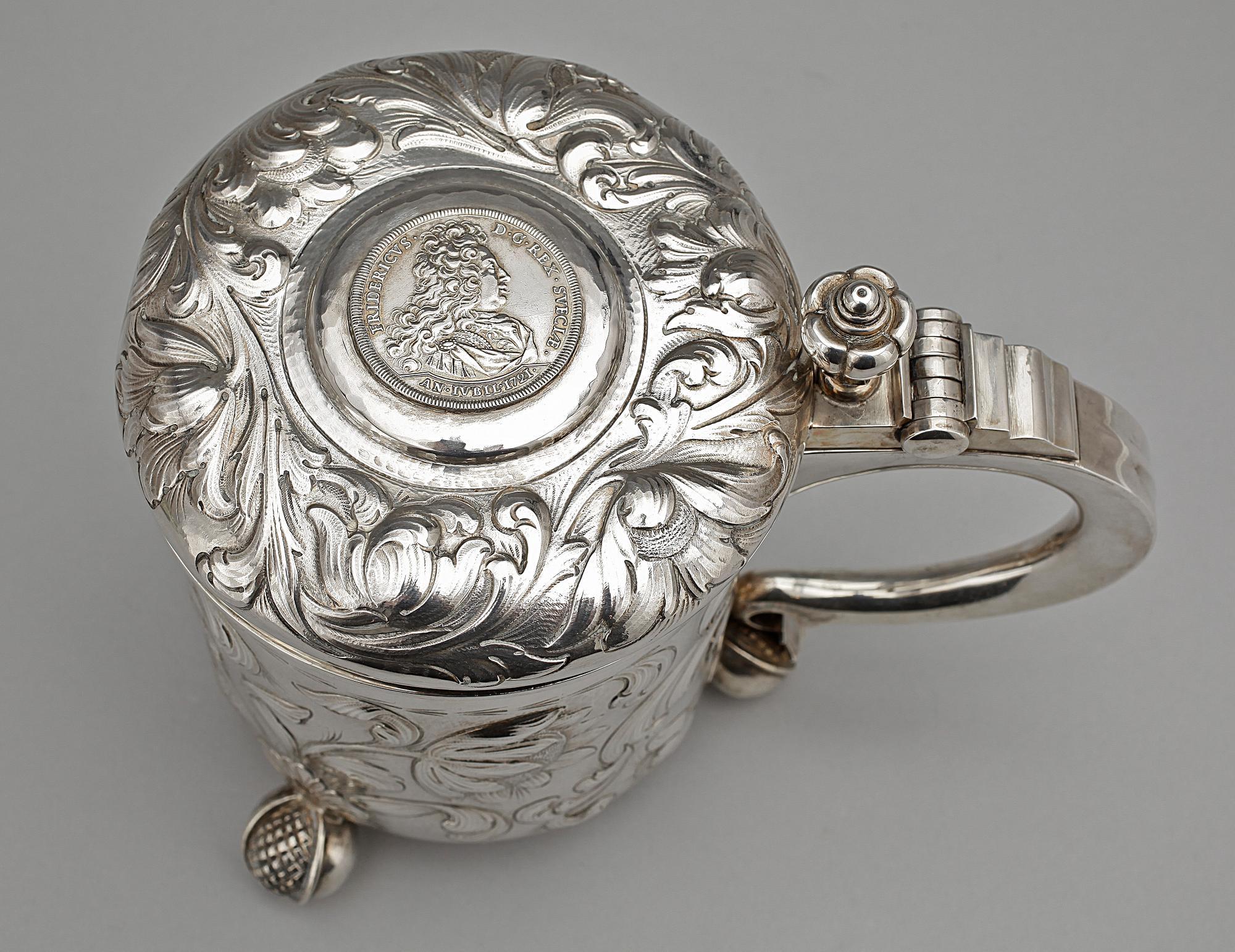 DRYCKESKANNA, silver barockstil, Juvelerare A Öijving, Gävle 1948. Totalvikt ca 1130 gr.