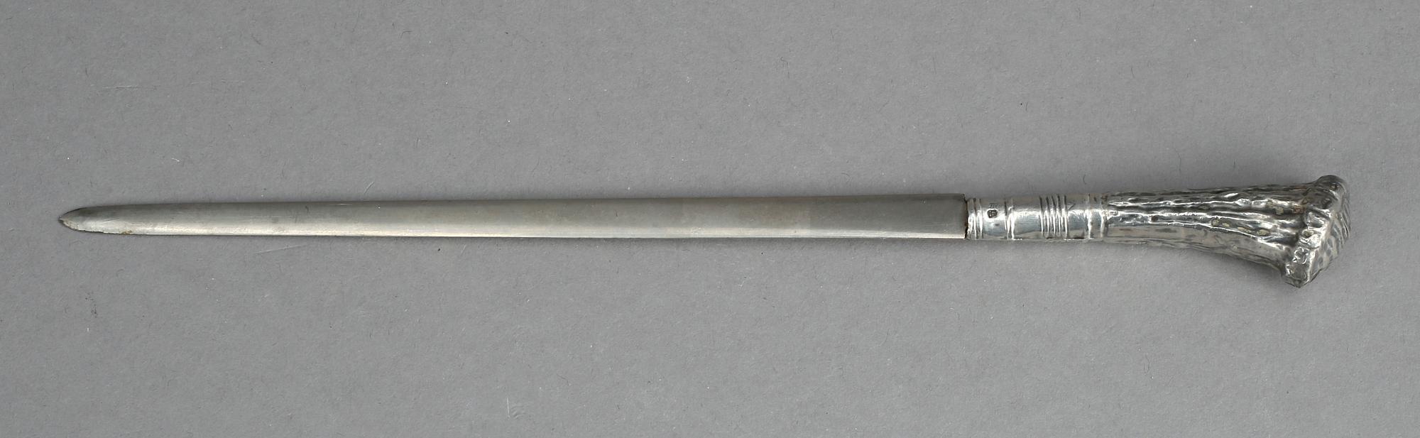 BREVKNIVAR, 2st, en WMF en med silverfäste, 1900-talets första hälft.