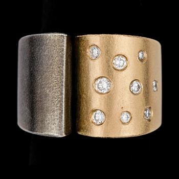 RING, 18k guld samt sterling silver o briljantslipade diamanter tot ca0,26ct (enl grav), Per Dåvik, Alton, 1994-95.