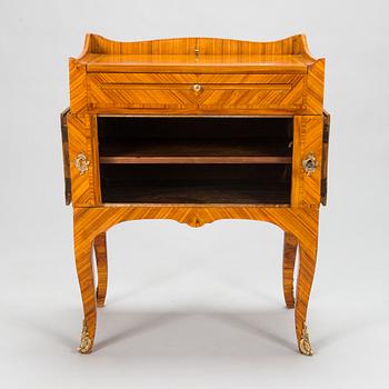 Instrumentskåp / notskåp, 1700-talets slut.