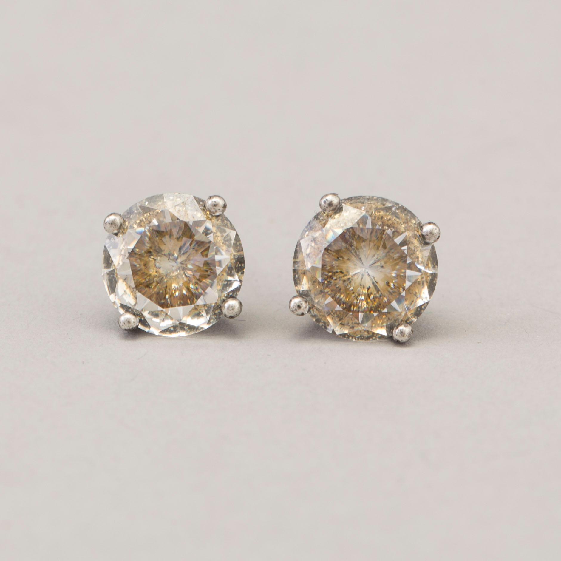 Earrings by Bottega Veneta.