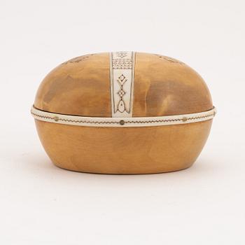 A birch box by Thore Sunna before 1964, signed.