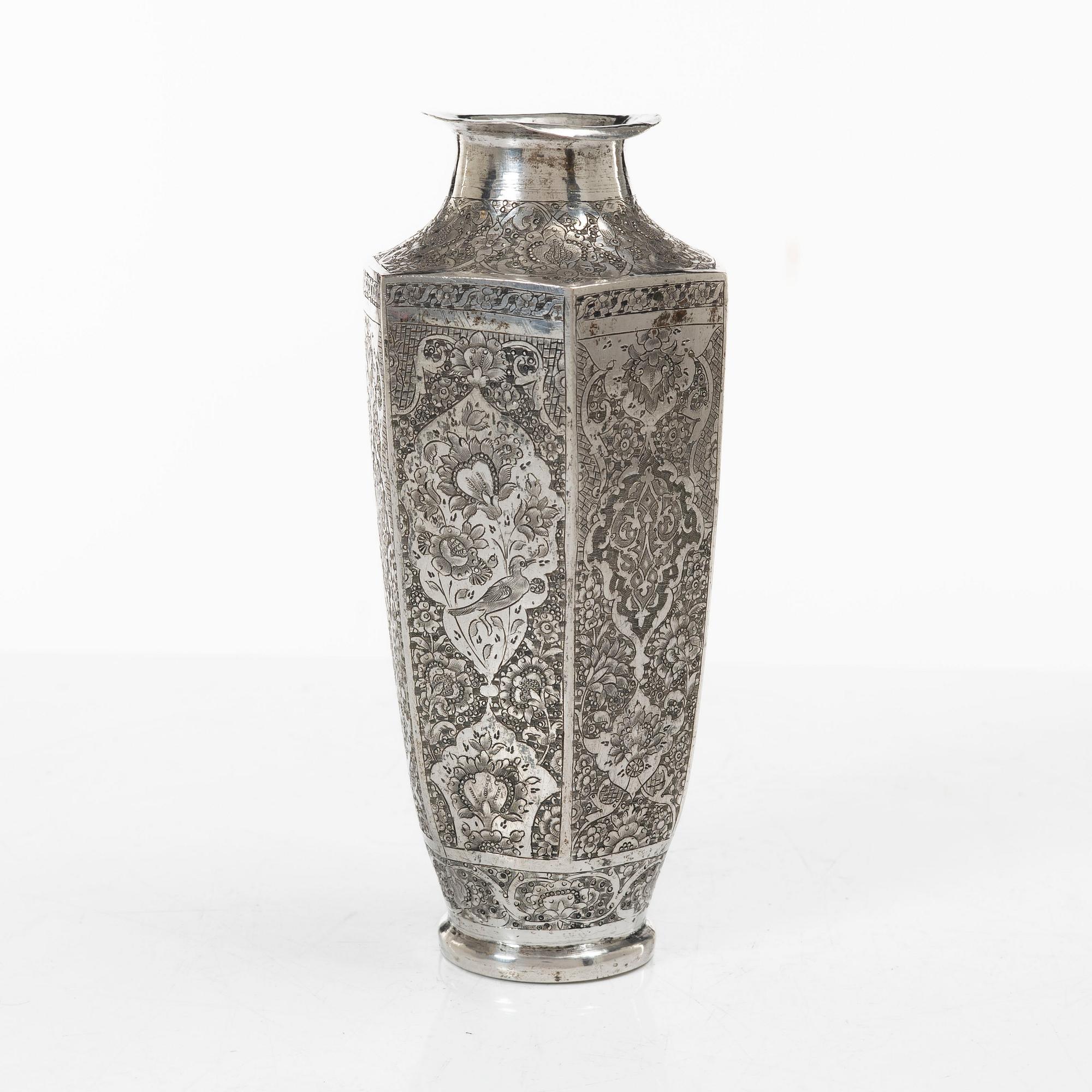 Vas, silver, Persien (Iran), Qajardynastin.