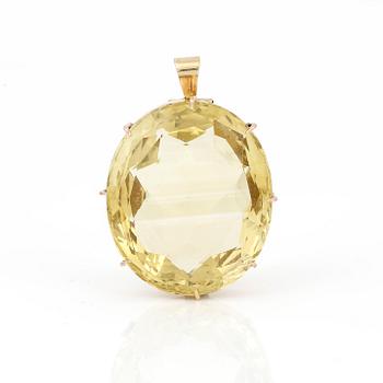 HÄNGE, 15K guld med oval facetterad citrin, ca 85,37 ct. Vikt ca 24,19 g.